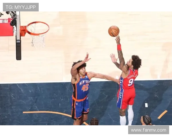 布伦森挑战成功改判尼克斯获罚球76人防守犯规关键时刻